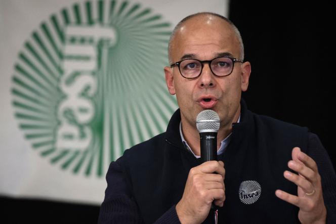 Arnaud Rousseau, président de la FNSEA, lors d’une réunion syndicale sur la gestion de l’eau en présence d’agriculteurs, à Moissac (Tarn-et-Garonne), le 27 novembre 2023.