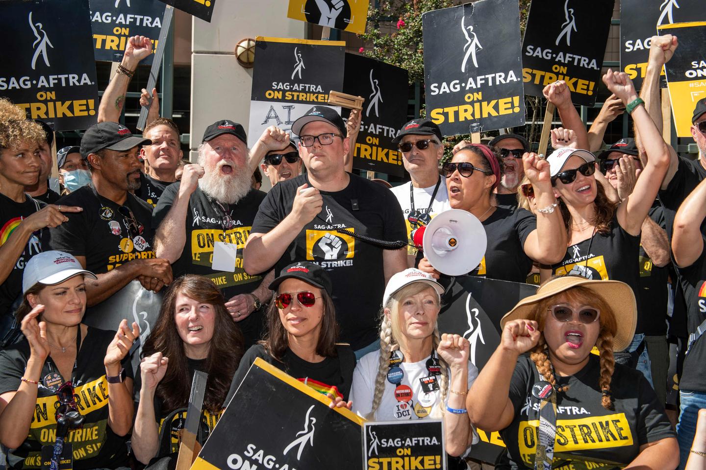 Hollywood actors ratify deal to formally end strike