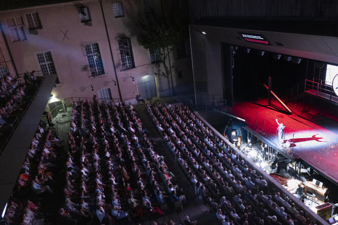 La representación de la Opéra de quat'sous en el Théâtre de l'Archevêché, en Aix-en-Provence (Bouches-du-Rhône), el 14 de julio de 2023.