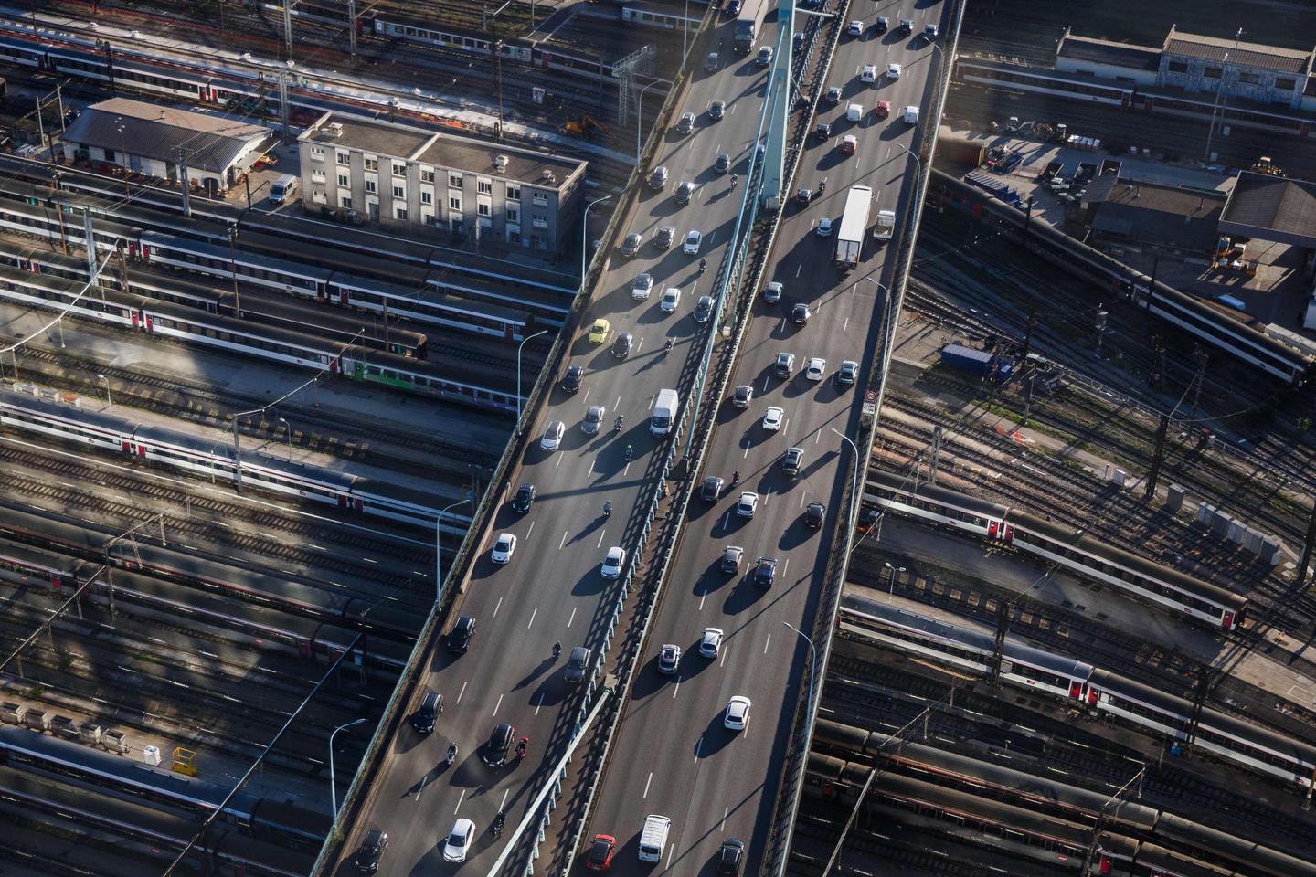 French government locks horns with Paris city hall over plans to lower ring road speed
