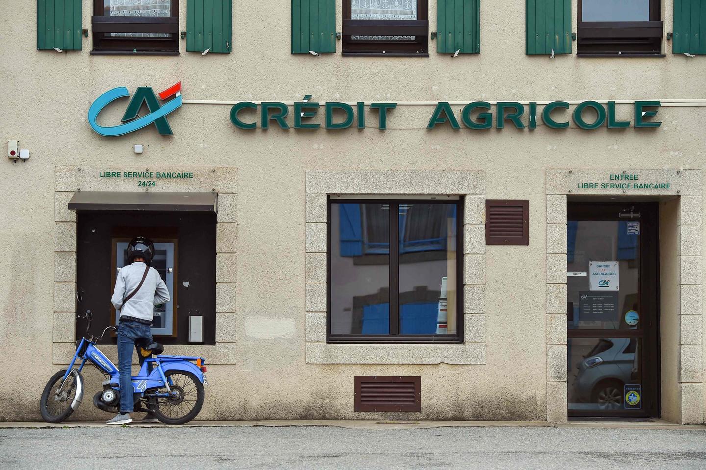 Credit Agricole to stop financing fossil fuel projects