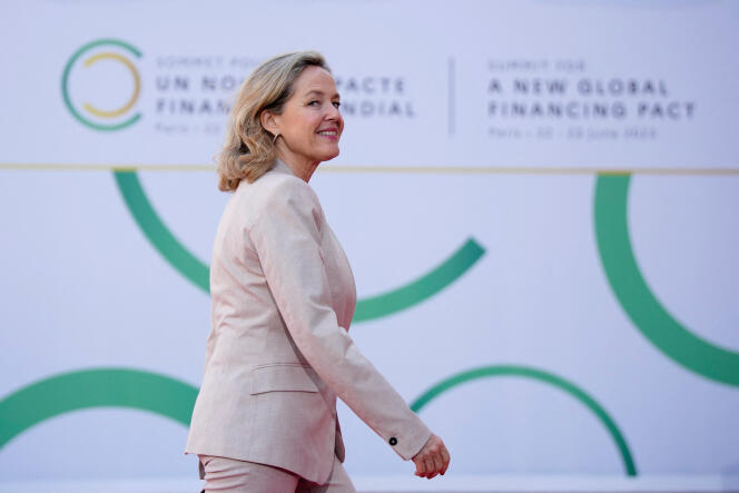 La ministra de Economía española, Nadia Calviño, en la cumbre del nuevo pacto financiero global, en París, el 23 de junio de 2023.