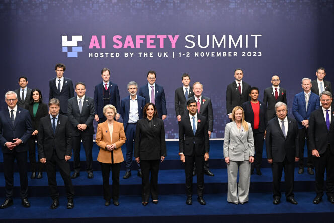 Lors du sommet mondial sur la sécurité de l’intelligence artificielle, à Bletchley Park, au Royaume-Uni, le 2 novembre 2023. 