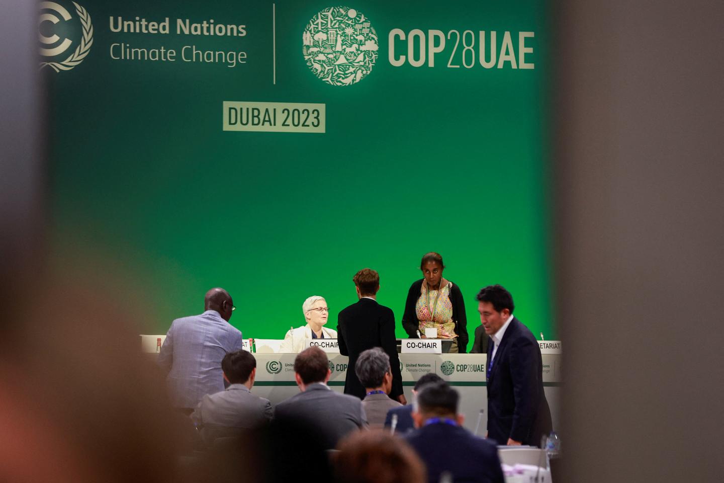 UN climate draft deal calls for 'transitioning away' from fossil fuels, but no 'phase-out'