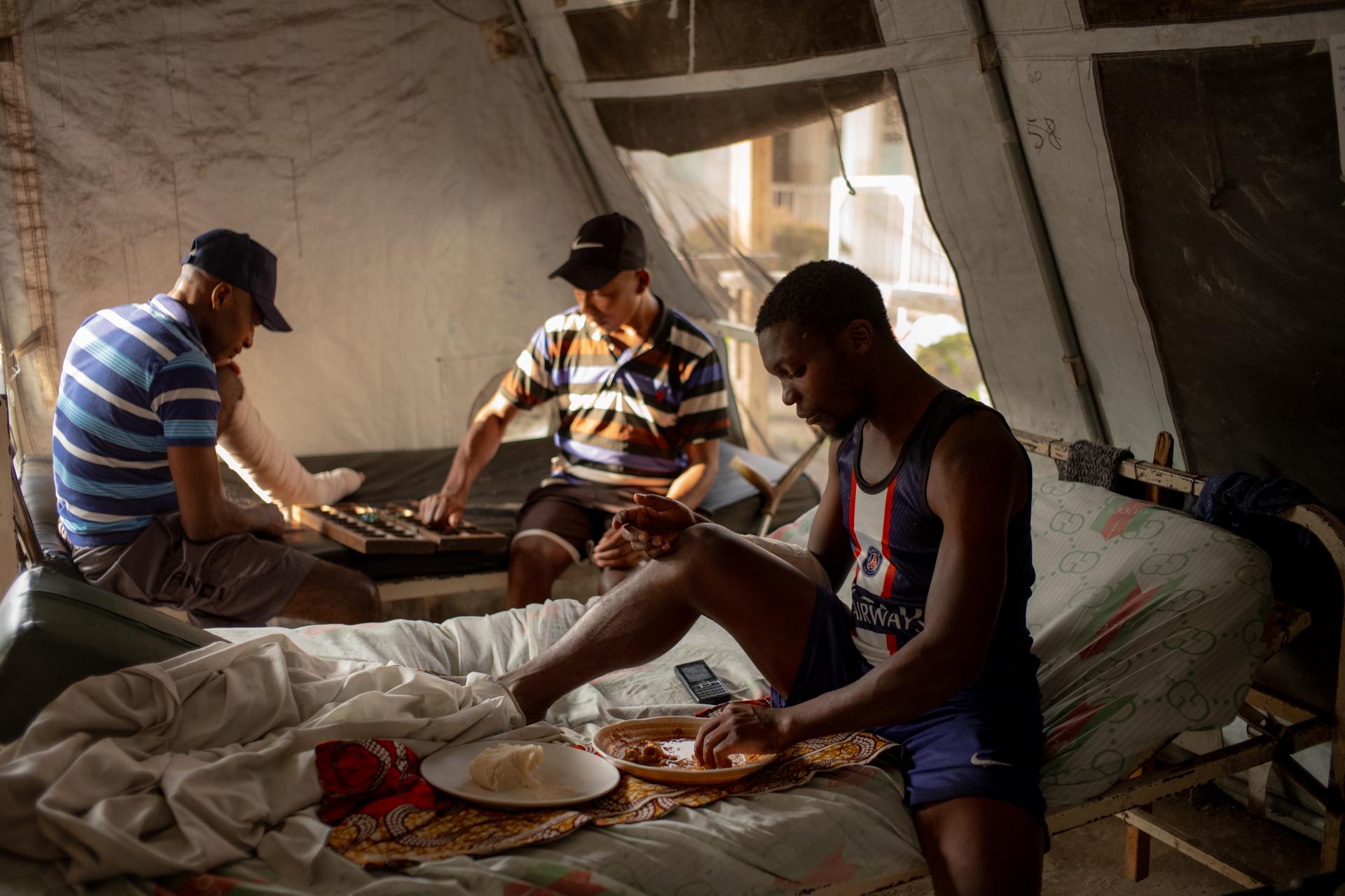 Didier, 28, from Kanyabayonga in Lubero territory, member of the FAR armed group and wazalendo fighter, in a Goma hospital, December 1, 2023.