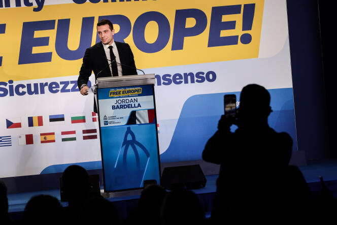 Discours de Jordan Bardella lors d’une rencontre des chefs de partis d’extrême droite européens, à Florence, le 3 décembre 2023.
