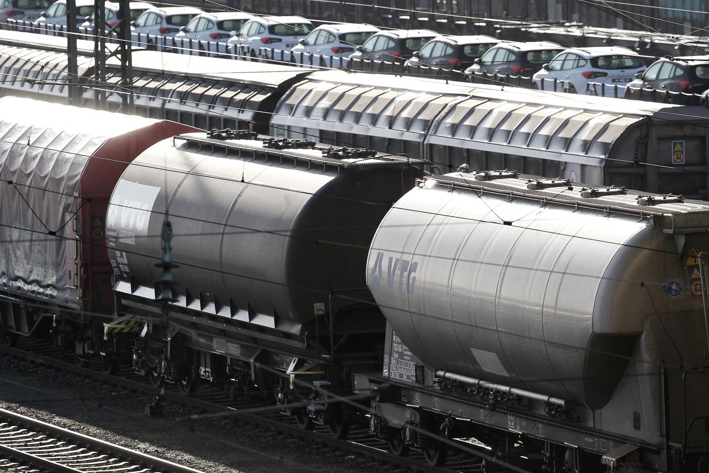 In Mannheim, Germany, the major night train maneuvers