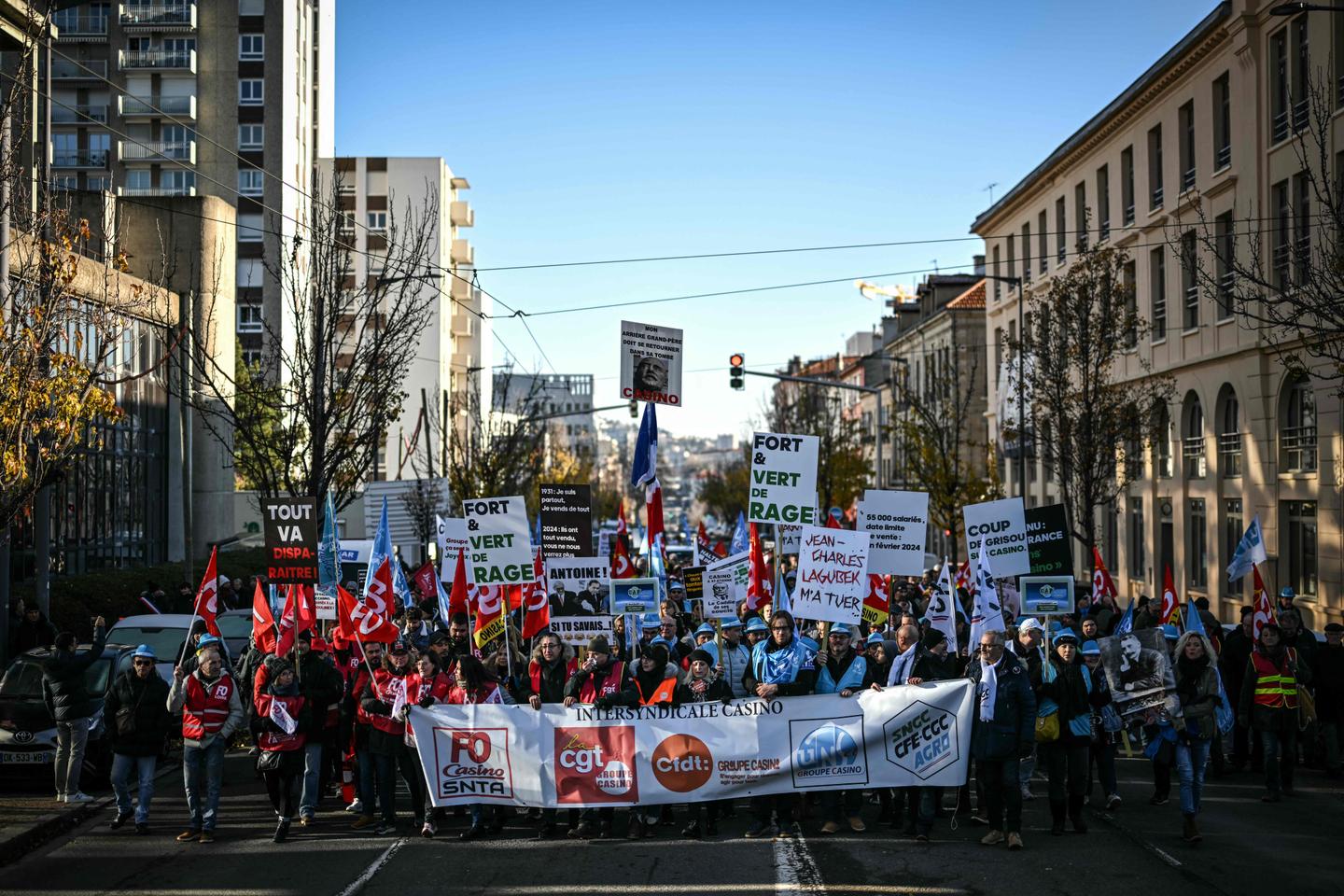 Una manifestación en Saint-Etienne en apoyo de los empleados del grupo.