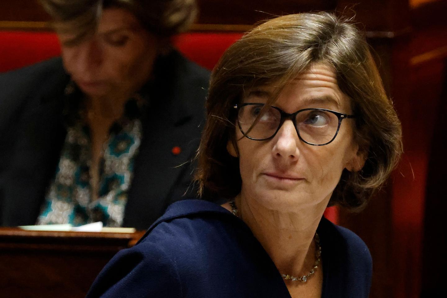 Interim French health minister under investigation for undeclared gifts