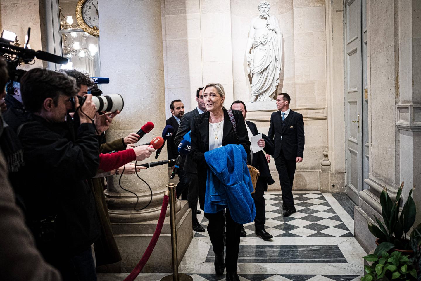 French immigration law: Le Pen's kiss of death