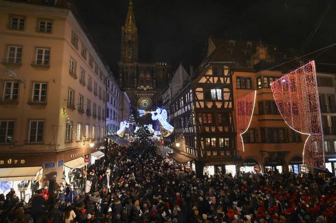 Le centre de Strasbourg pendant le marché de Noël en novembre 2021.