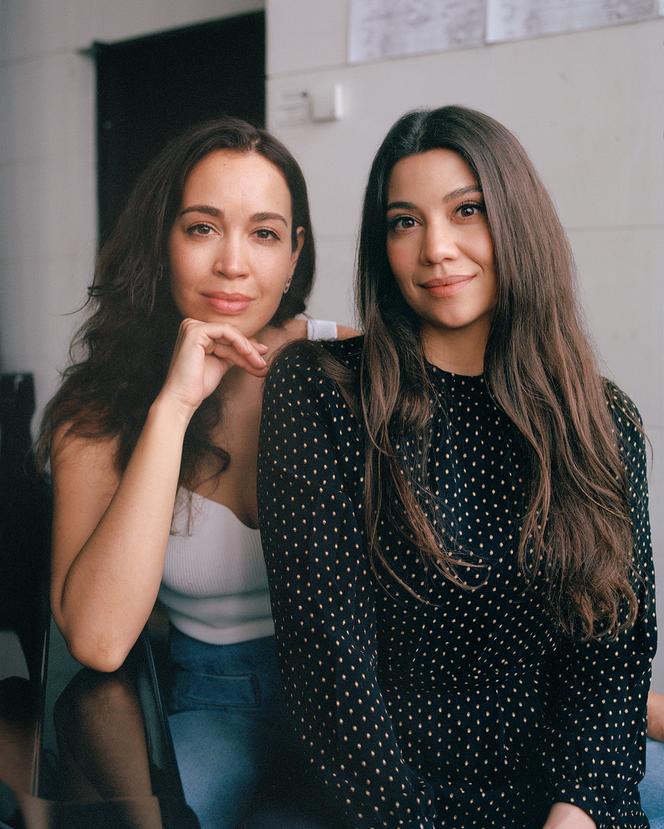 Nadine y Mélanie Sierra, en la Ópera de París el 14 de diciembre de 2023.