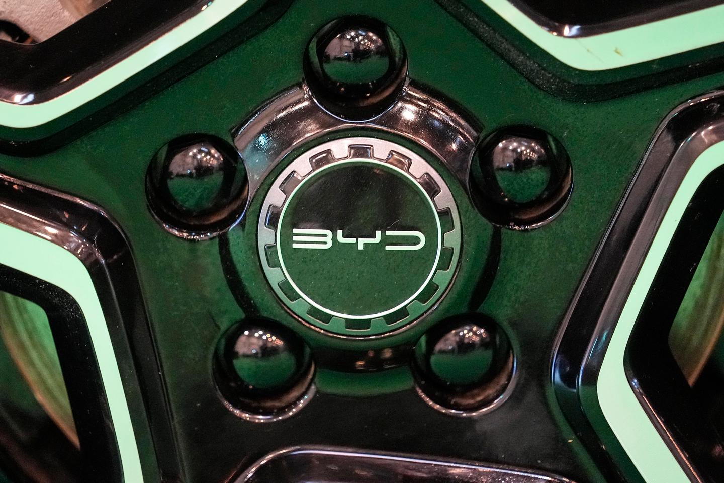 Por primera vez, Tesla vendió menos vehículos eléctricos que la marca china BYD en el último trimestre