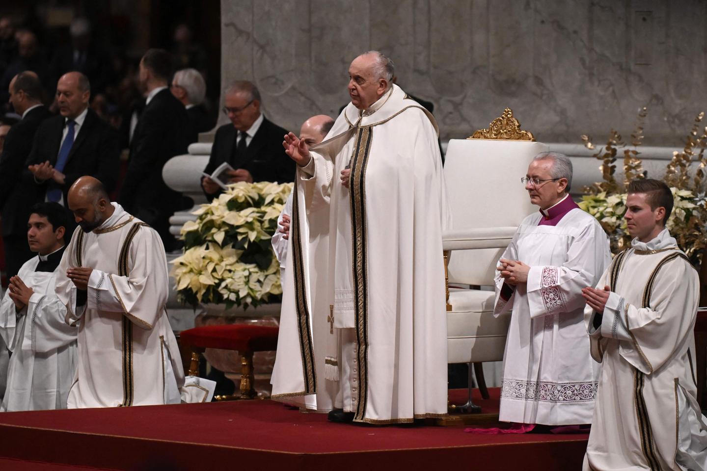 'Tonight our hearts are in Bethlehem,' says Pope Francis in Christmas mass