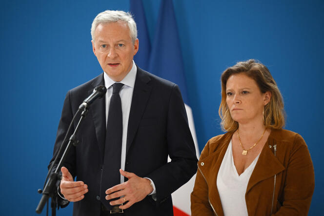 Les ministres Bruno Le Maire (économie) et Olivia Grégoire (PME), au ministère de l’économie, à Paris, le 1ᵉʳ  juillet 2023.