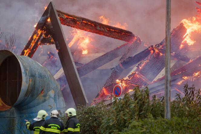 Incendio en el polideportivo Sportica de Gravelines, 25 de diciembre de 2023.  