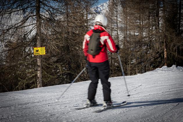 A sign indicating a quiet zone for black grouse on the edge of a ski slope. Les Arcs ski resort in Savoie, France, on December 19, 2023.