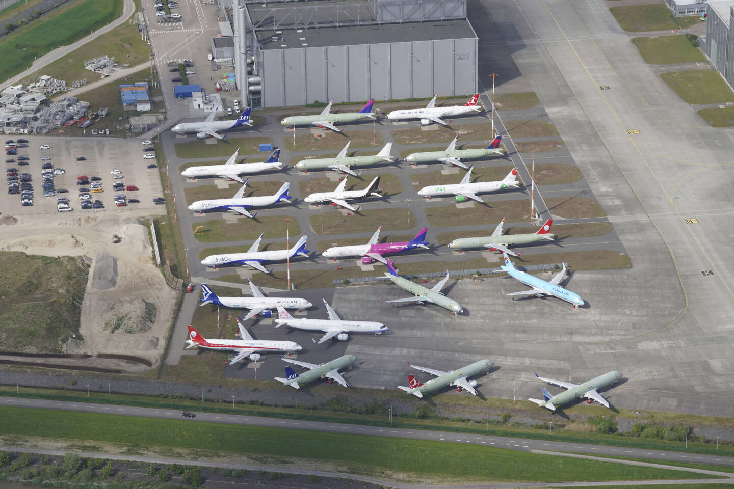 Airbus en Boeing vestigen records voor bestellingen, maar hebben moeite om vliegtuigen te leveren
