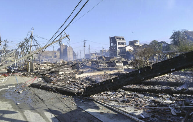 Molte infrastrutture sono state distrutte in seguito al terremoto che ha colpito Wajima, nella prefettura di Ishikawa (Giappone), il 2 gennaio 2024.