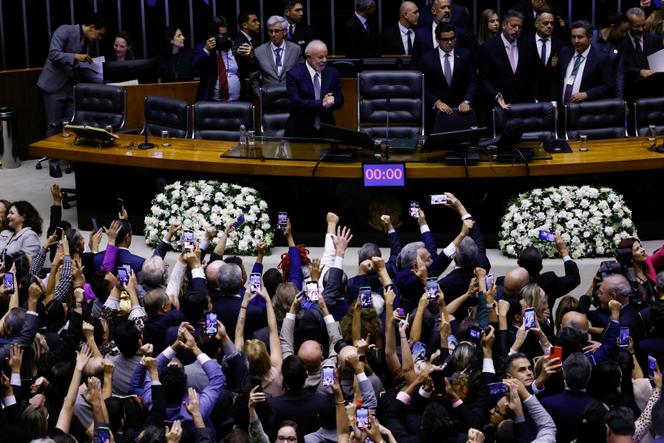 Ο Πρόεδρος της Βραζιλίας Λουίζ Ινάσιο Λούλα ντα Σίλβα παρευρίσκεται σε μια σύνοδο για τη θέσπιση της νέας φορολογικής μεταρρύθμισης στο Εθνικό Κογκρέσο στη Μπραζίλια, 20 Δεκεμβρίου 2023.