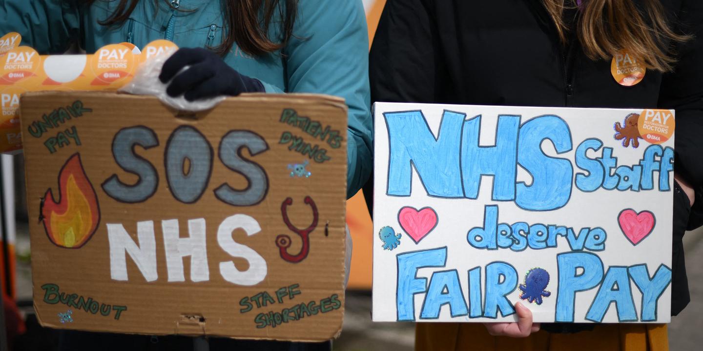 En Angleterre, les jeunes médecins lancent une grève inédite de six jours pour obtenir de meilleurs salaires