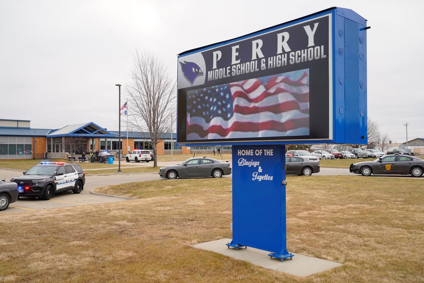'Multiple gunshot victims' in Iowa school shooting says sheriff