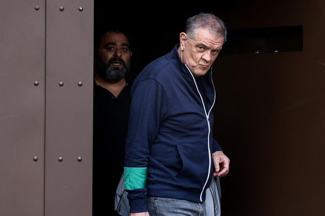 Ο πρώην Ιταλός ευρωβουλευτής Pier Antonio Panzeri, μετά την αποφυλάκισή του από τη φυλακή Saint-Gilles, στις Βρυξέλλες, 13 Απριλίου 2023.