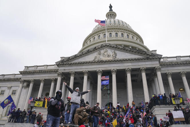 Alborotadores durante el ataque al Capitolio el 6 de enero de 2021 en Washington. 