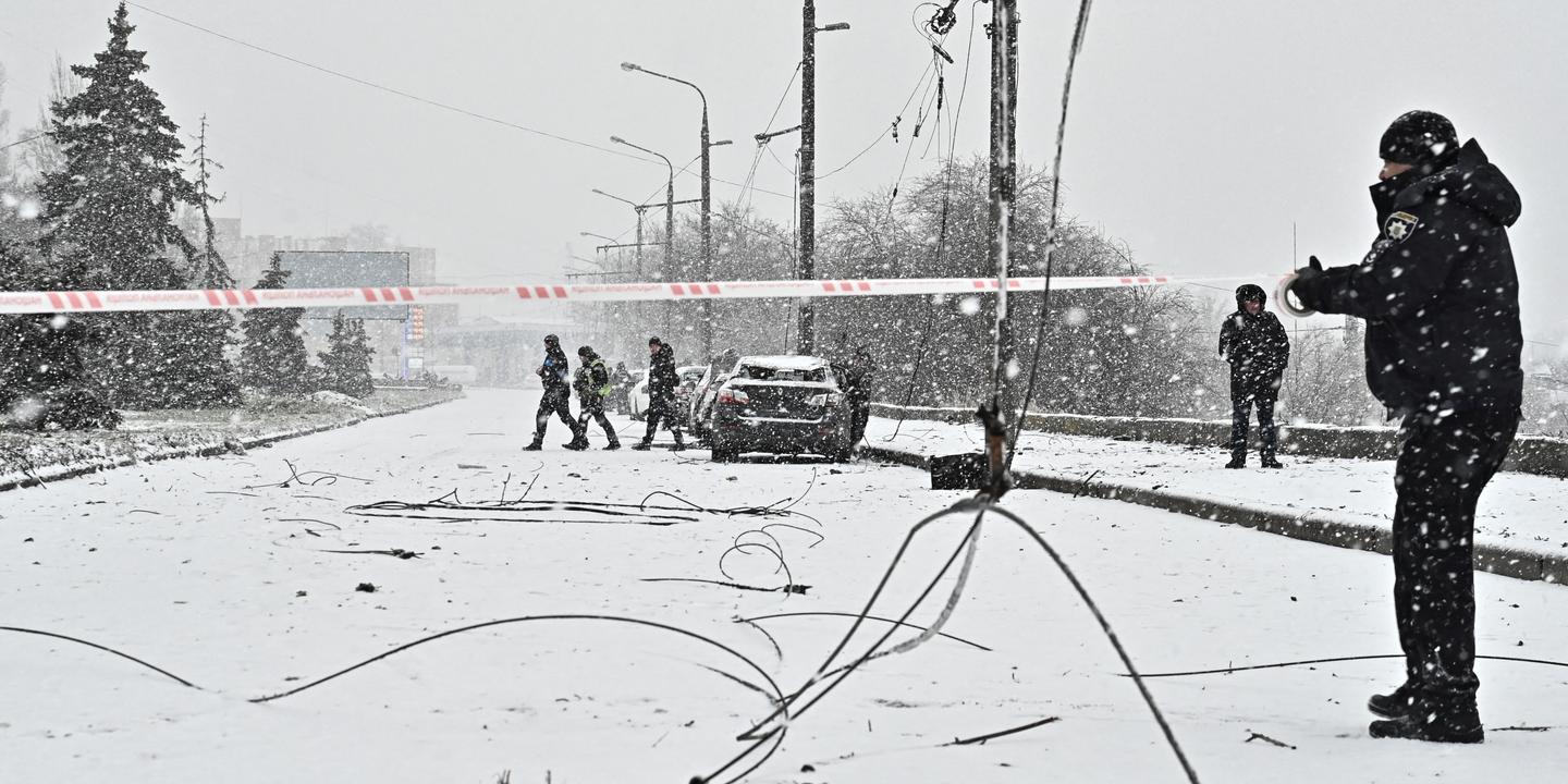 El ejército ruso lanzó un ataque aéreo contra la ciudad de Zaporizhia, dejando al menos “dos víctimas”, según las autoridades locales.