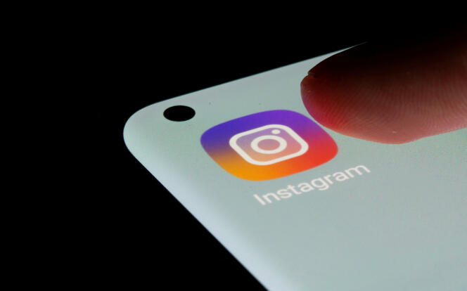 Logo de l’application Instagram sur l’écran d’un smartphone, en juillet 2021.