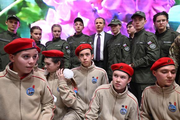 Gouverneur van de regio Belgorod, Vyacheslav Gladkov, bezoekt de Russia Expo in het All- Russian Exhibition Centre (VDNH) in Moskou, 11 januari 2024.