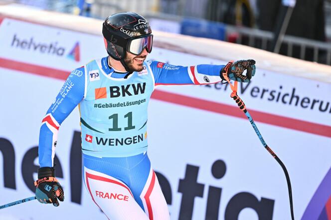 El francés Cyprien Sarrazin, cruzando la meta del descenso en Wengen (Suiza), el 11 de enero de 2024.