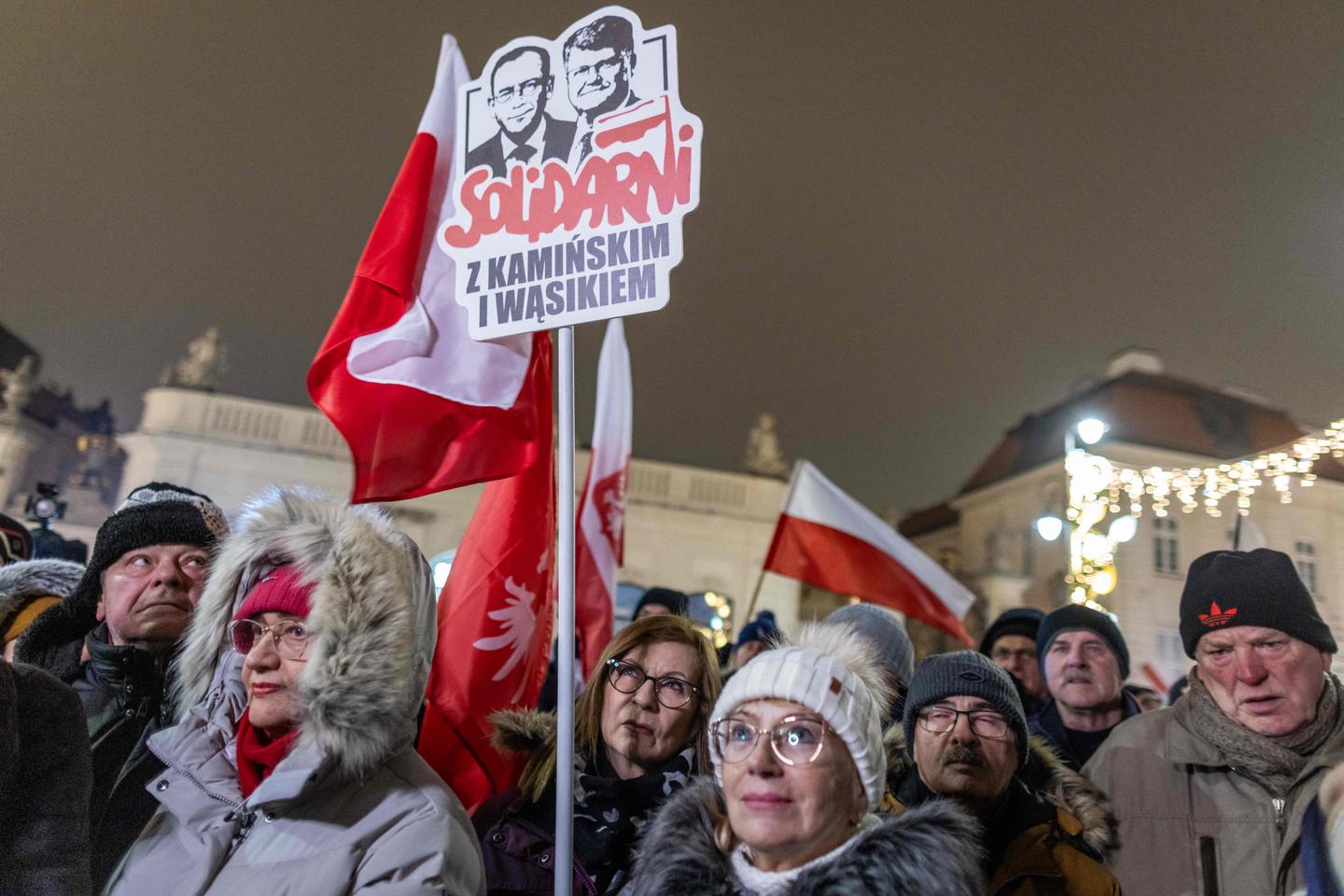 Polish president to pardon jailed ex-lawmakers