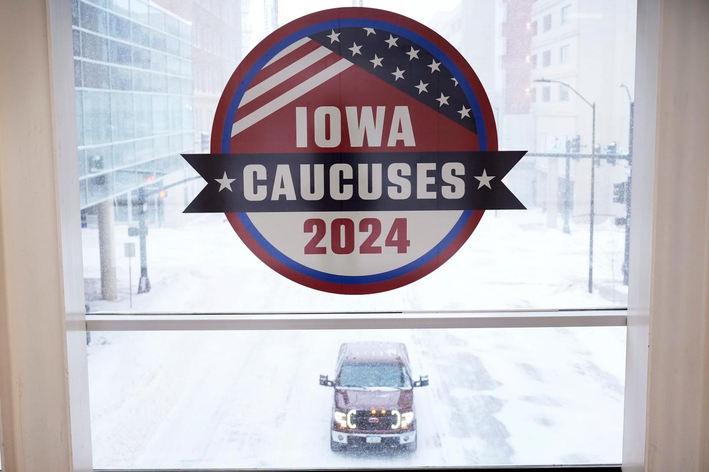 US Republican race in Iowa faces severe blizzard disruption