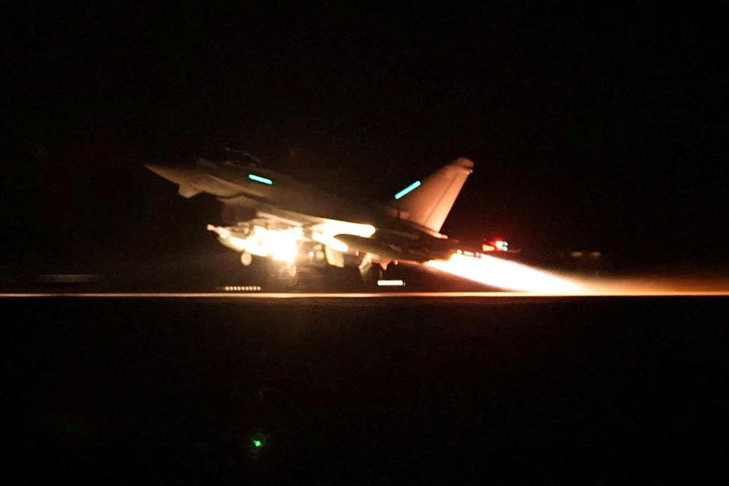 Us and uk militaries launch airstrikes on houthi sites in yemen