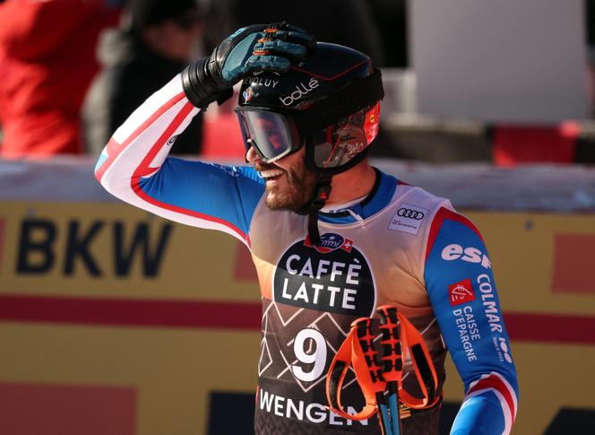 Cyprien Sarrazin à l’arrivée de la descente de Wengen (Suisse), le 13 janvier 2024, qu’il a terminée à la troisième place.