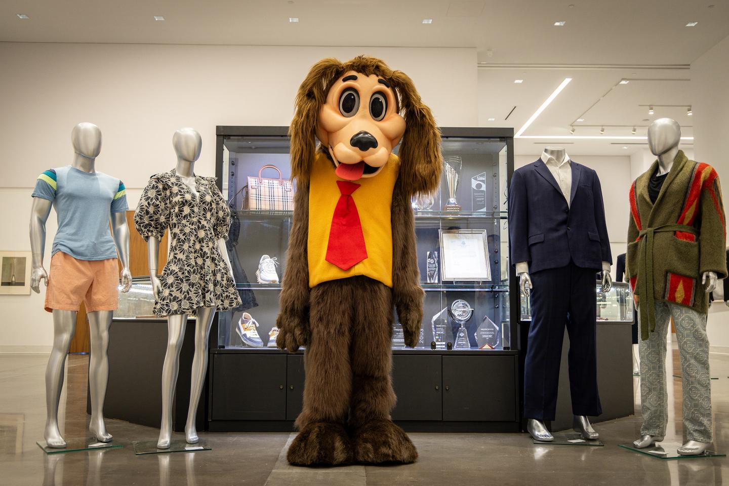 From a 'ludicrously capacious' bag to fake sausages: 'Succession' props sell for a fortune