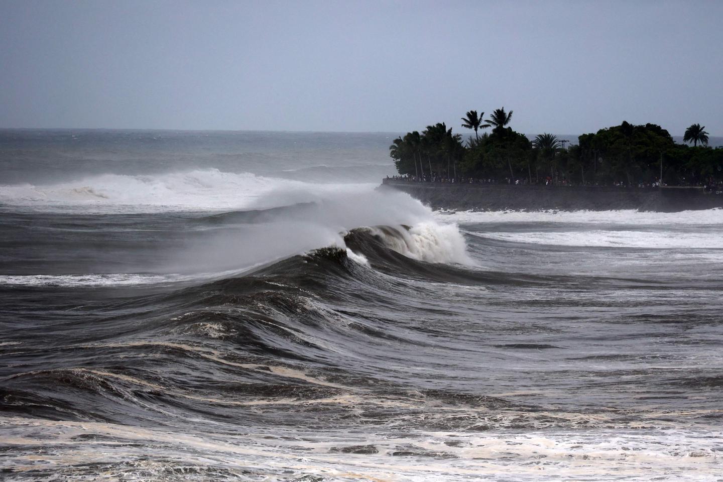 Réunion Island on highest alert as major storm hits