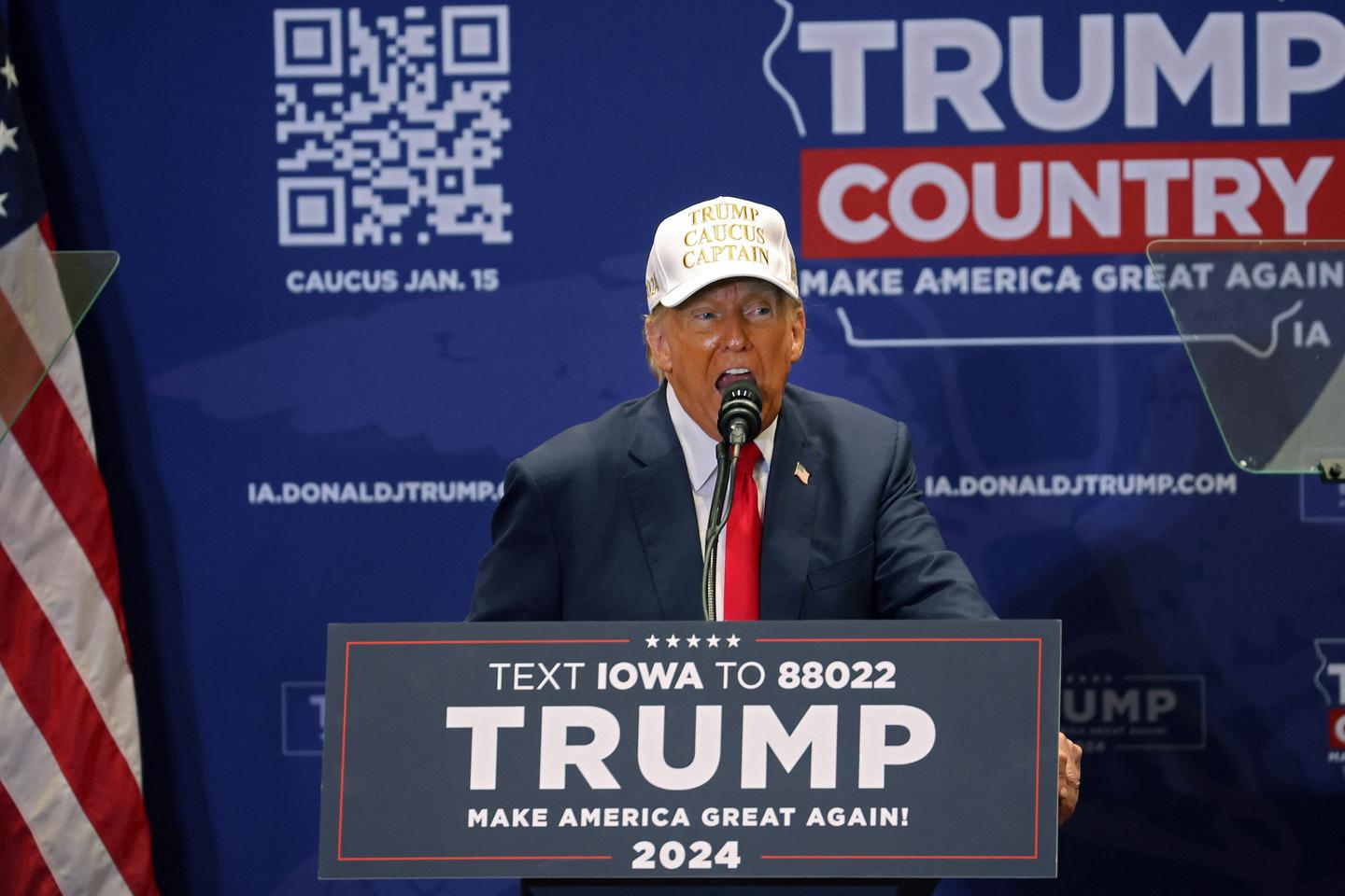 Trump hat outlet white and gold