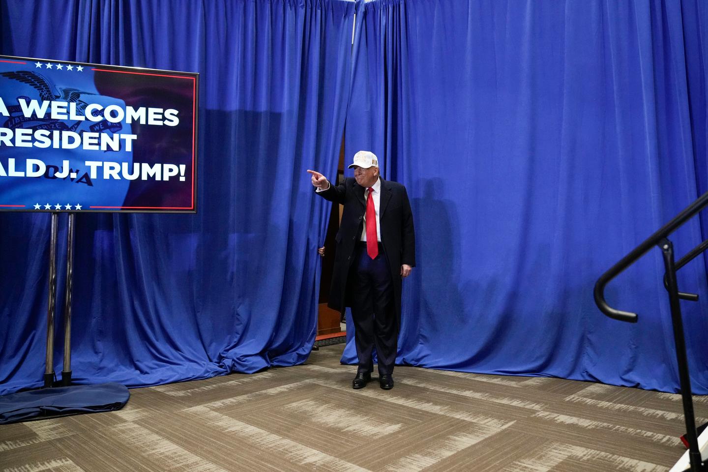 Republican primaries open in bitterly cold Iowa and under Trump's dominance