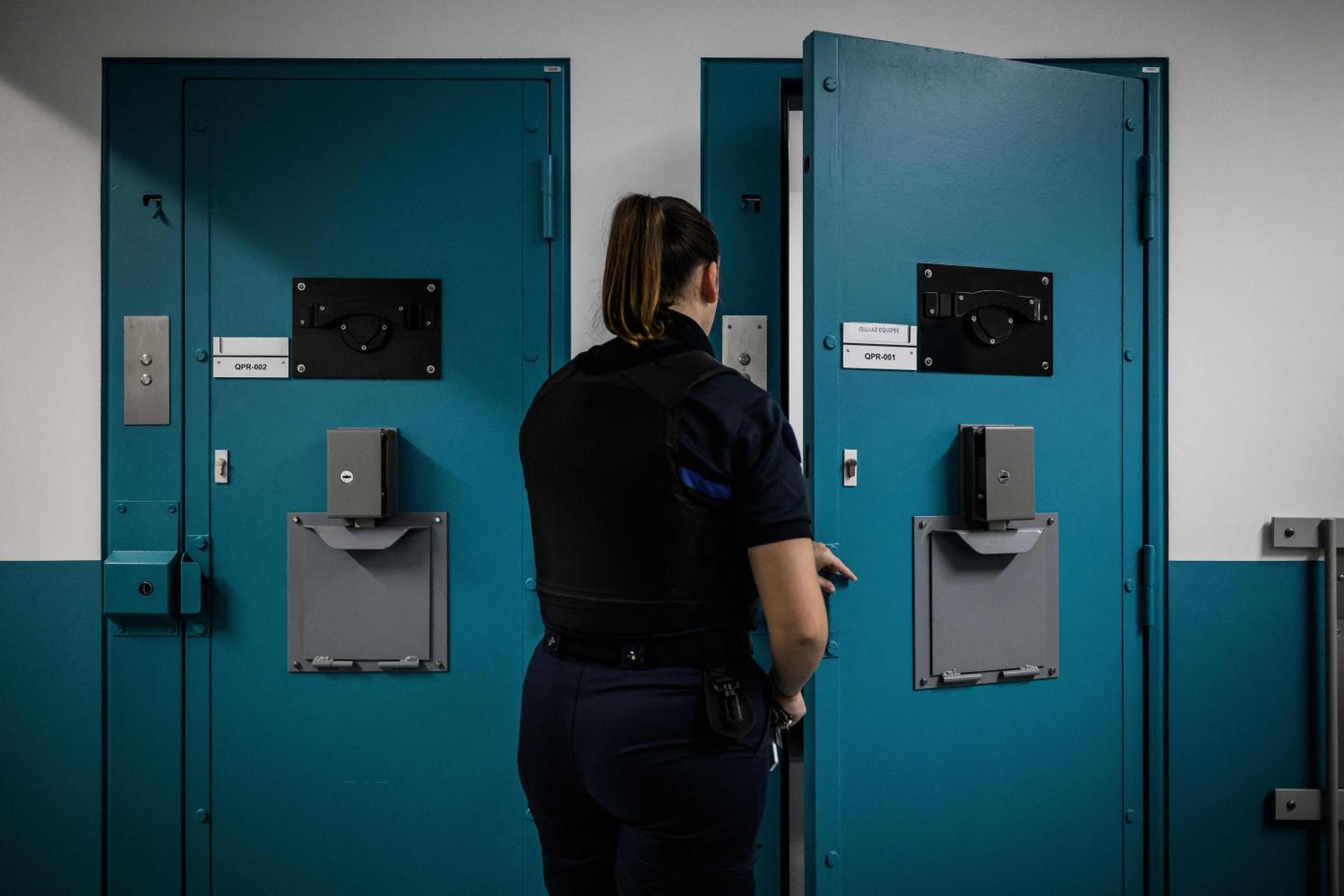 French prison opens anti-radicalization unit for women
