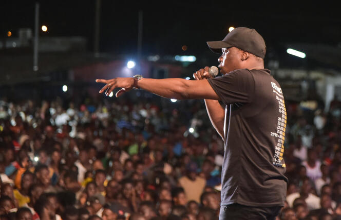 A'salfo, le leader de Magic System, lors d’un concert à Abidjan, en avril 2019.