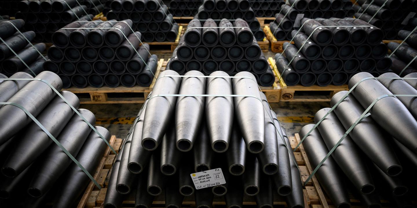 Guerre en Ukraine : la France prend la tête d’une coalition destinée à organiser le soutien militaire à Kiev pour l’artillerie