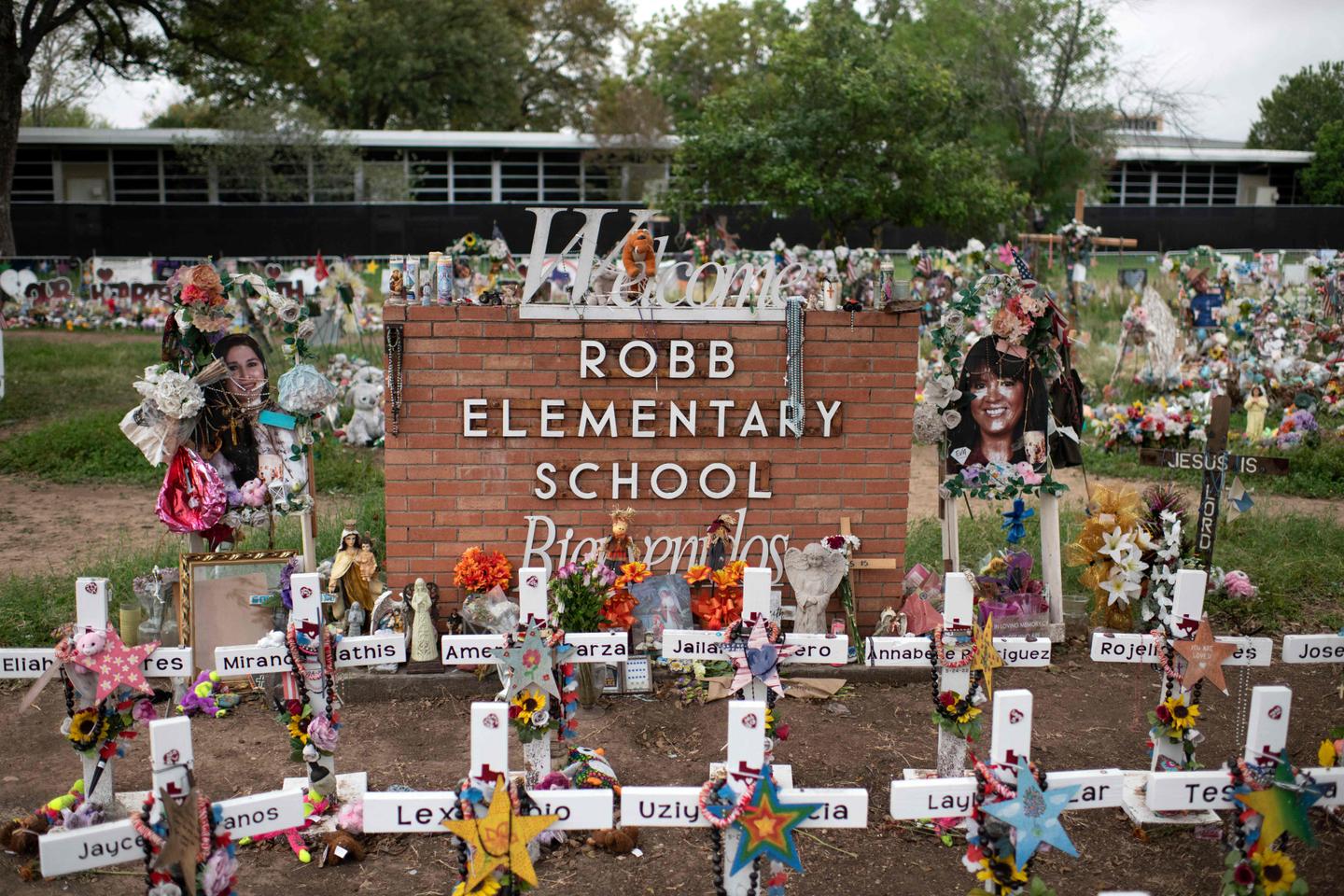 US Justice Department finds 'cascading failures' in police response to Uvalde school shooting