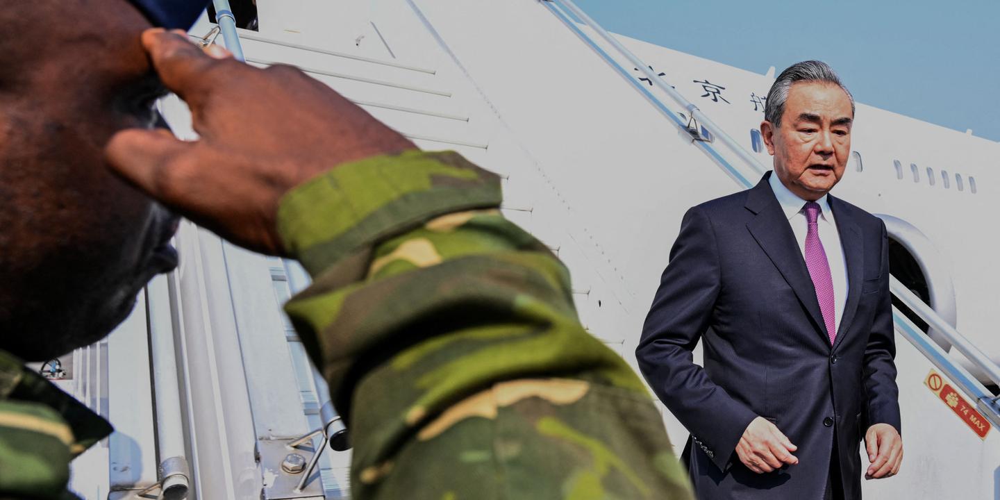 Le chef de la diplomatie chinoise achève une tournée africaine en Côte d’Ivoire