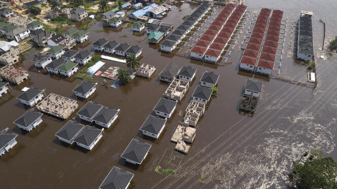 Un quartier inondé à Kinshasa, en République démocratique du Congo, le 9 janvier 2024.