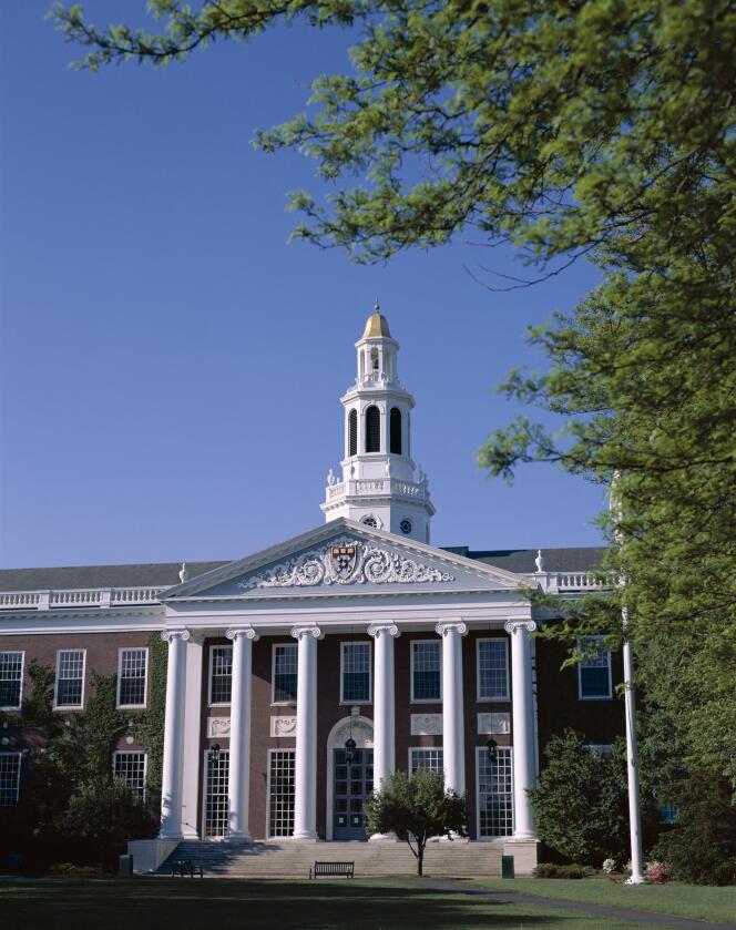 L’université américaine Harvard, à Boston (Massachusetts), accueille chaque année 180 étudiants, venus d’une soixantaine de pays, dans son LLM ou Master of Laws, un cursus d’un an.
