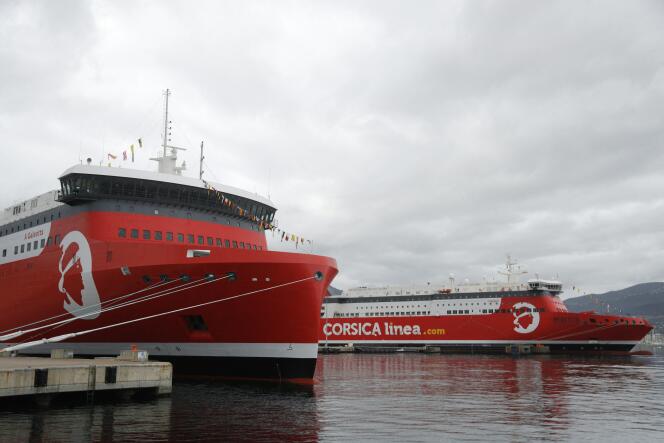 Un bateau de la compagnie maritime Corsica Linea, au port de commerce d’Ajaccio, en Corse, le 5 janvier 2023. 