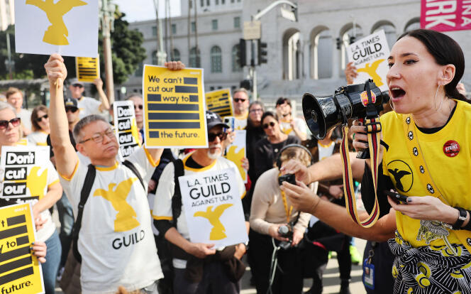 Lors d’une manifestation contre les licenciements au « Los Angeles Times », à Los Angeles (Etat de Californie), le 19 janvier 2024.
