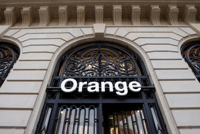 La façade d’un bâtiment de l’opérateur télécoms Orange, à Paris, le 16 février 2021.